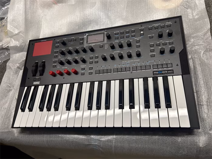 Korg Modwave mkII (używane) - Syntezator