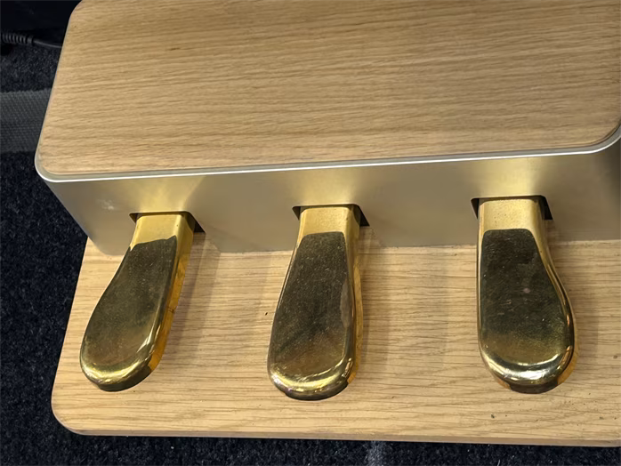 Roland KF-10 KO (używane) - Fortepian cyfrowy