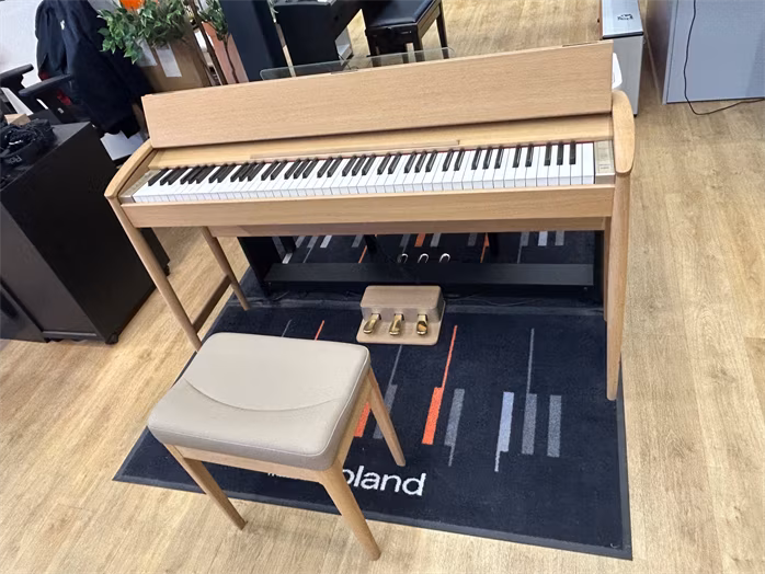 Roland KF-10 KO (używane) - Fortepian cyfrowy