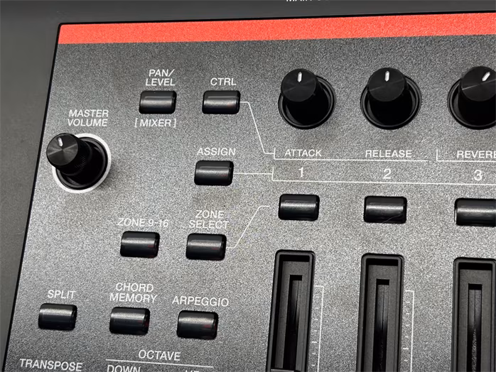 Roland Fantom-07 (używane) - Syntezator