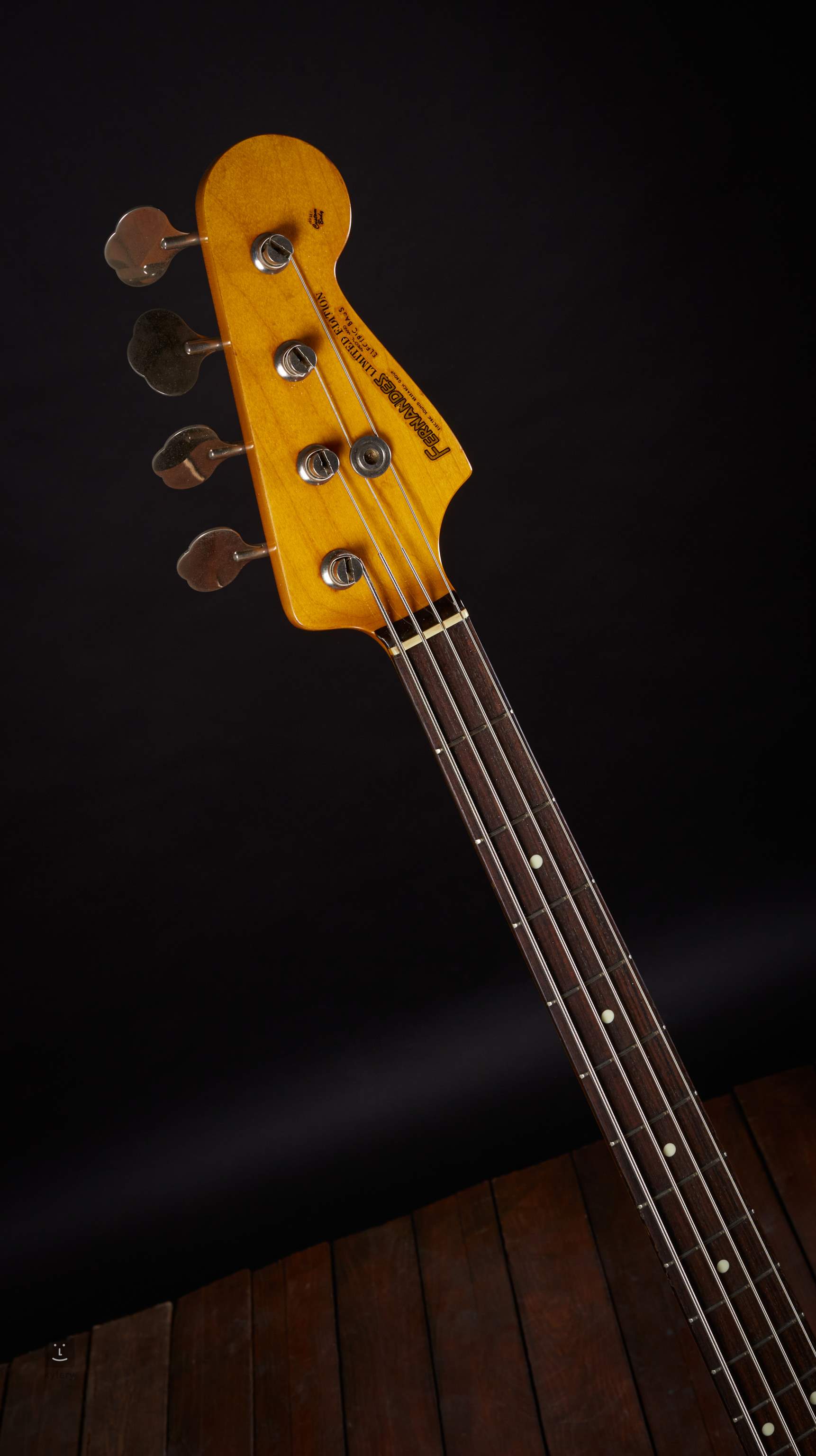 夏・お店屋さん 【付属品5183】 FERNANDES JAZZ BASS ストラップ付属無