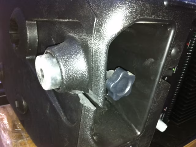 Mackie SRM 450 V2 (poškozeno) - Boxă activă