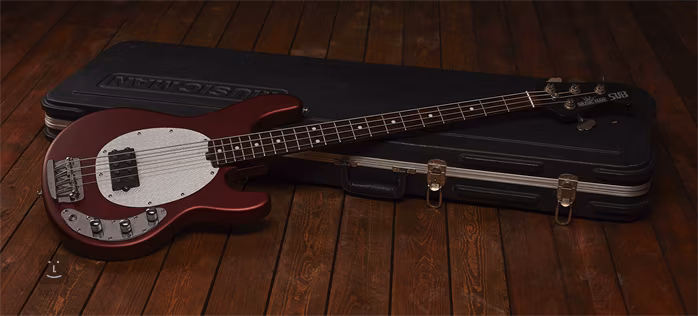 Music Man Stingray S.U.B. 4 USA - Elektrická basgitara