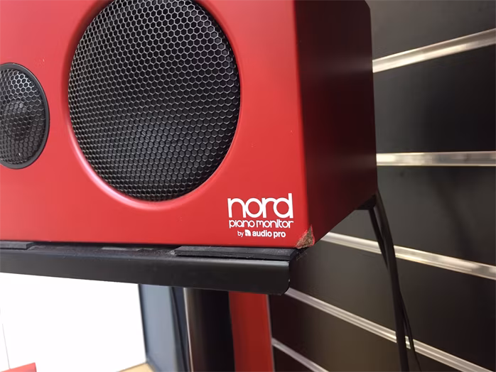 Nord Piano Monitor V2 (poškodené) - Aktívne štúdiové monitory