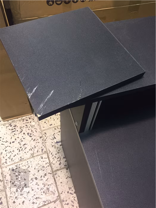 Glorious Workbench BK (použité) - Štúdiový stôl