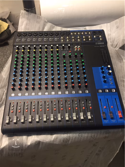 Yamaha MG16 (použité) - Analógový mixážny pult