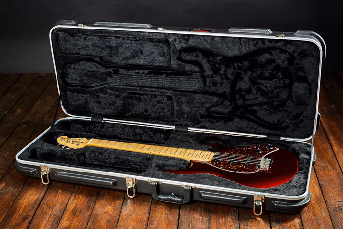 Music Man 2010 Silhouete Special Hardtail USA Candy Apple Red - Elektrická gitara