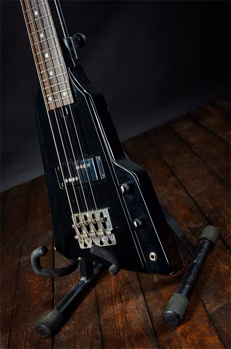 Aria Pro 2 1984 Wedge BK - Elektrická basgitara