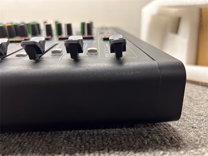 Mackie ONYX12 (poškodené) - Analógový mixážny pult