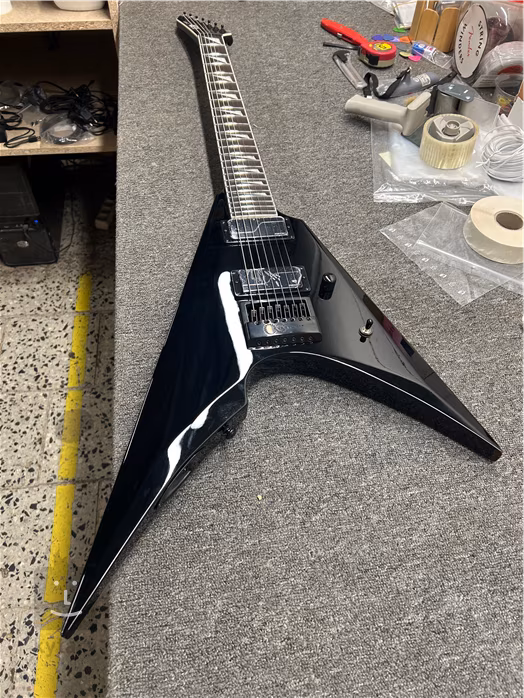 ESP LTD Arrow-1007B Evertune Black (poškodené) - Elektrická sedemstrunová gitara