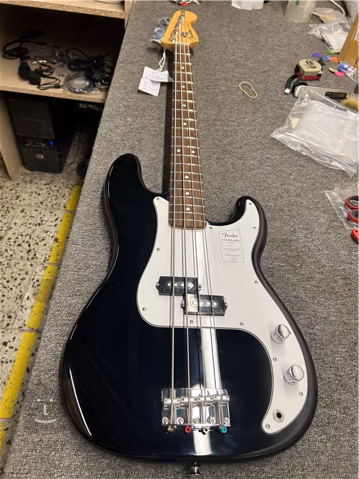 Fender Standard Precision Bass LRL Black (použité) - Elektrická basgitara