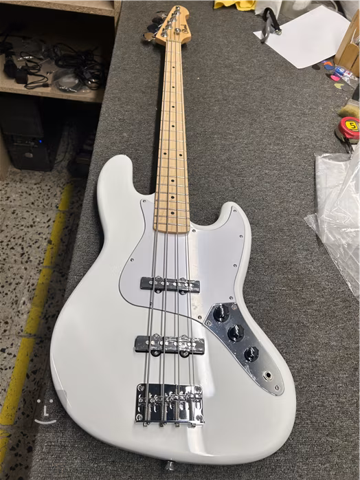 Blond JAB-1 MN WH (poškodené) - Elektrická basgitara