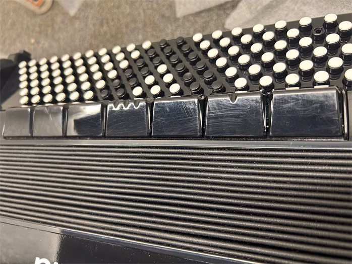 Roland FR-4X-BK (použité) - Digitálny akordeón, V-Accordion