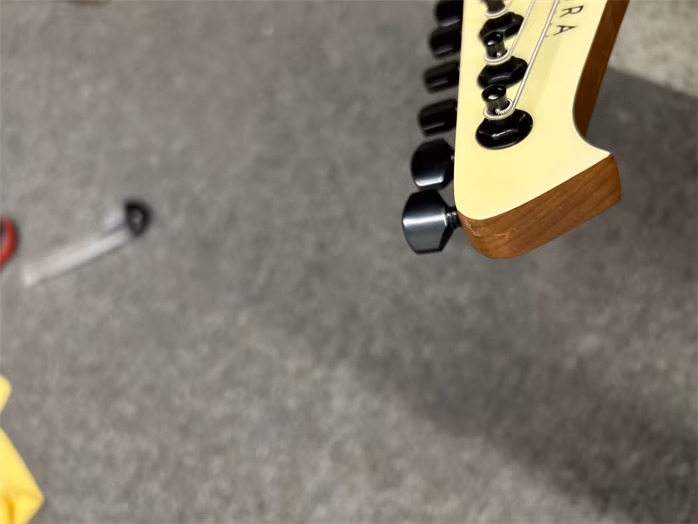 Spira V-420 AWH (poškodené) - Elektrická gitara