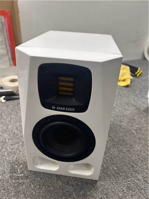 ADAM AUDIO A4V White (poškodené) - Aktívny štúdiový monitor
