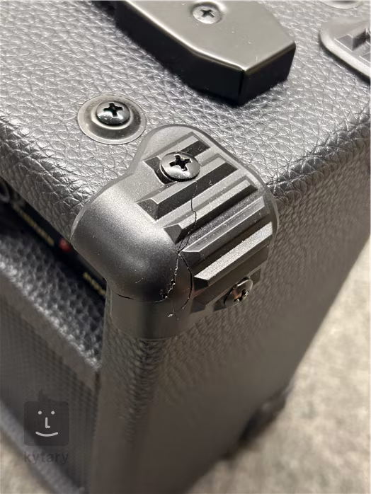 Kinsman BB10BS (poškodené) - Basgitarové tranzistorové kombo