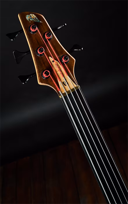 Benavente 2002 Vortex Fretless - Elektrická bezpražcová basgitara