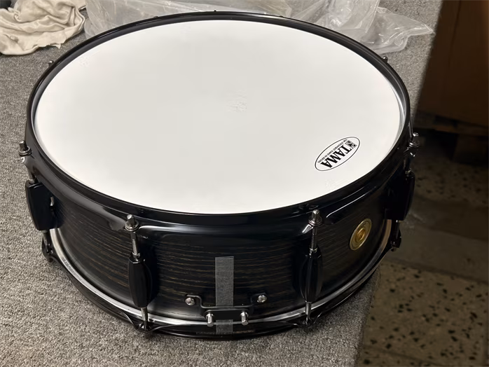 Tama 14" x 5,5" Woodworks Black Oak Wrap Snare Drum (použité) - Snare bubienok