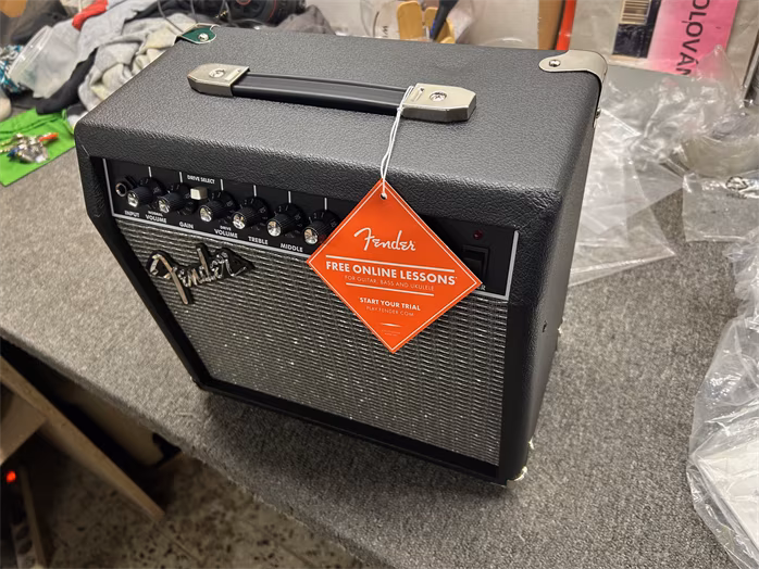 Fender Frontman 20G (poškodené) - Gitarové tranzistorové kombo