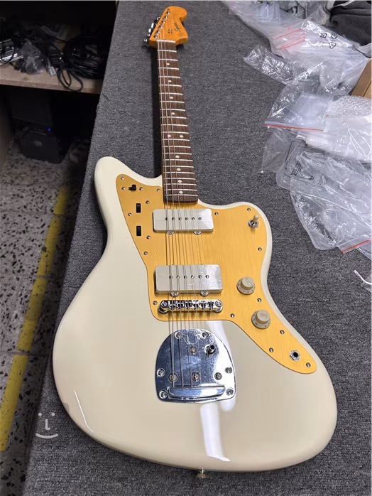 Fender Squier J Mascis Jazzmaster VWT (použité) - Elektrická gitara