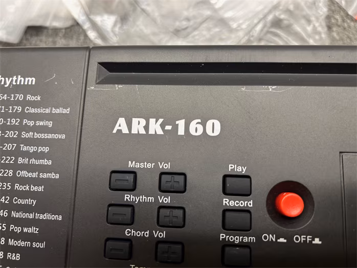 Fox 160 BK (použité) - Klávesy bez dynamiky