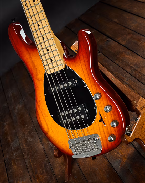 Music Man Sterling 5 - Elektrická basgitara
