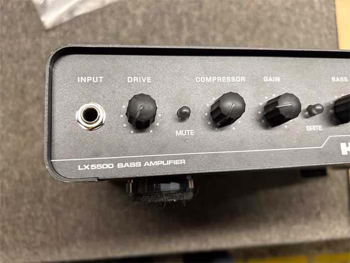 Hartke LX5500 (použité) - Basgitarový hybridný zosilňovač