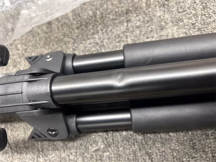 K&M 17670 Memphis Pro Guitar Stand (poškodené) - Gitarový stojan