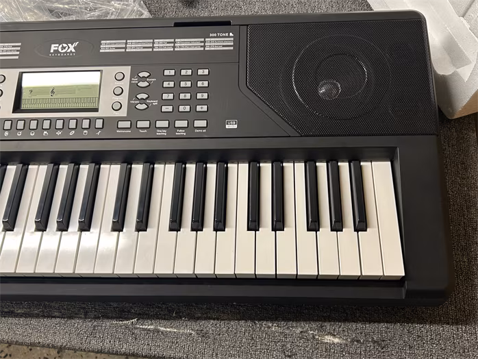 Fox K186 (použité) - Klávesy s dynamikou úderu