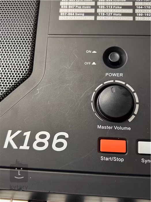 Fox K186 (použité) - Klávesy s dynamikou úderu