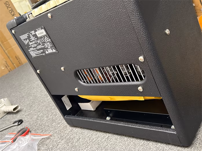 Fender Blues Junior IV (použité) - Gitarové lampové kombo